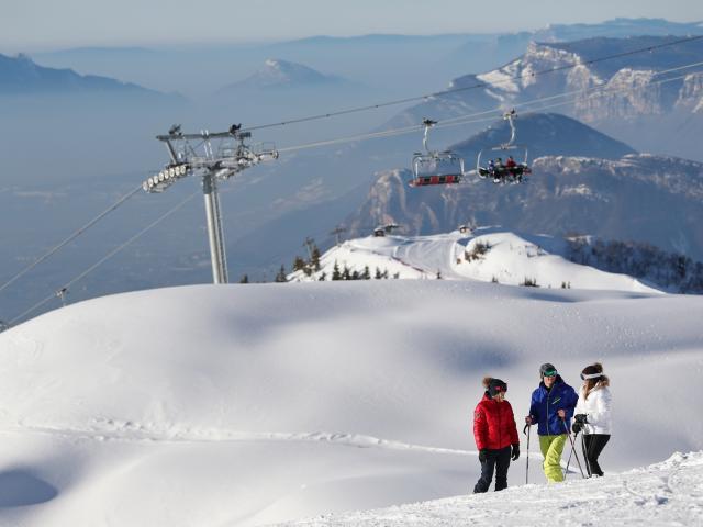 Skieurs en hiver au Collet