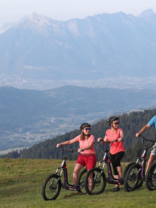 activité famille trottinette TT Le Collet