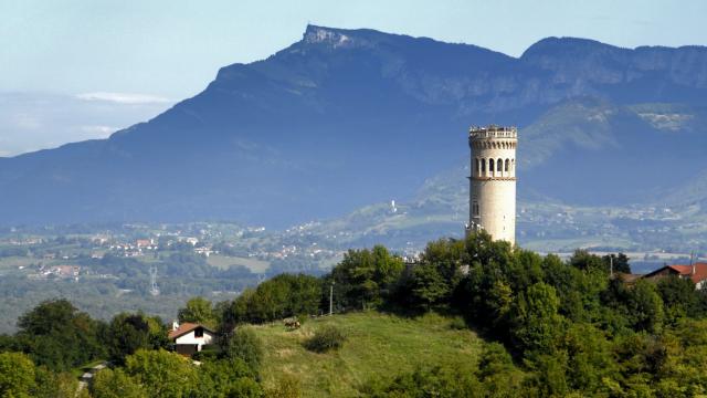 Vue du hameau et des Bauges