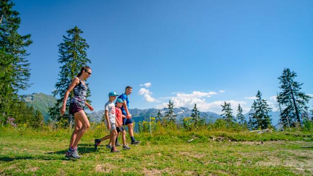 balade en famille au Collet d'Allevard en été