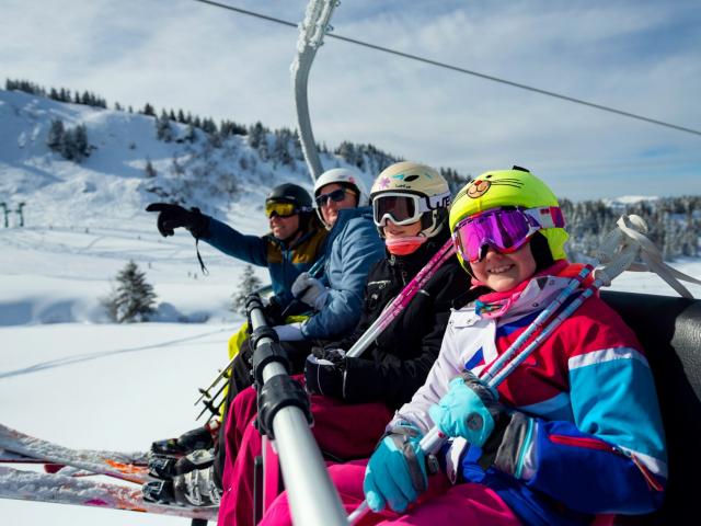 Famille au Collet sur télésiège