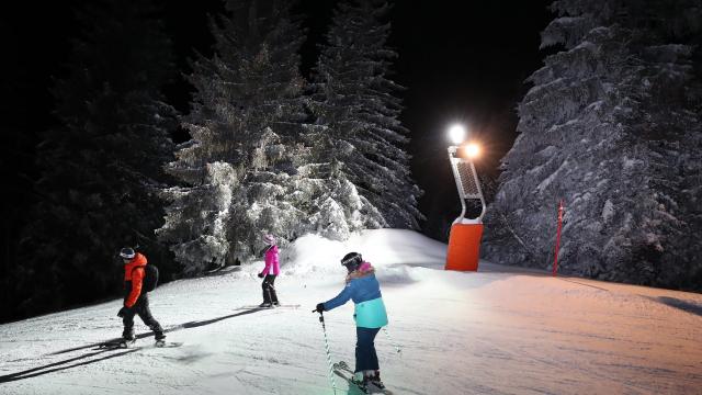 Ski nocturne au Collet en hiver